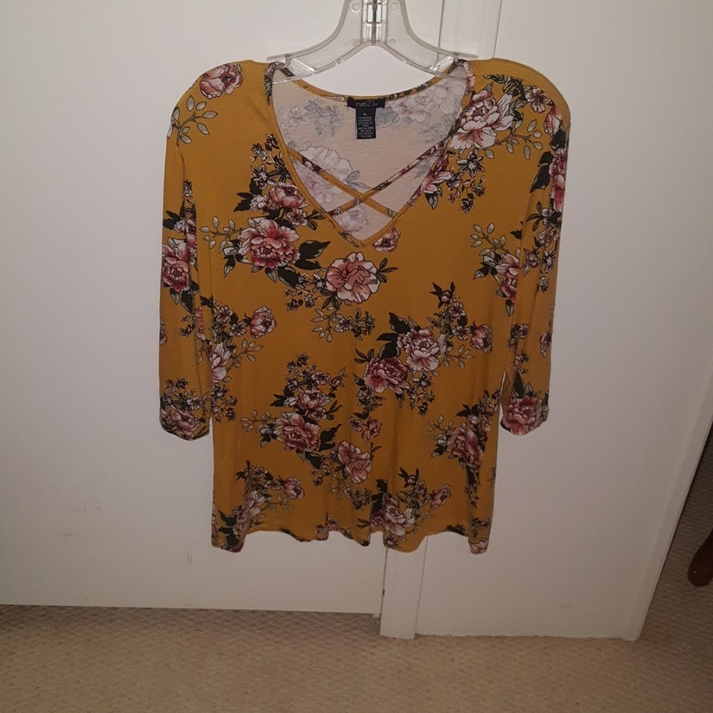 Rue 21 Top